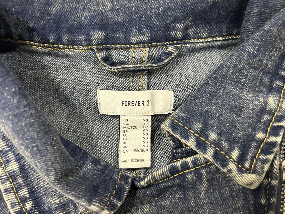 Y2K Forever 21 Jacket Womens XS Blue Acid Wash Cropped Denim Moto Asymmetrical - Picture 3 of 13